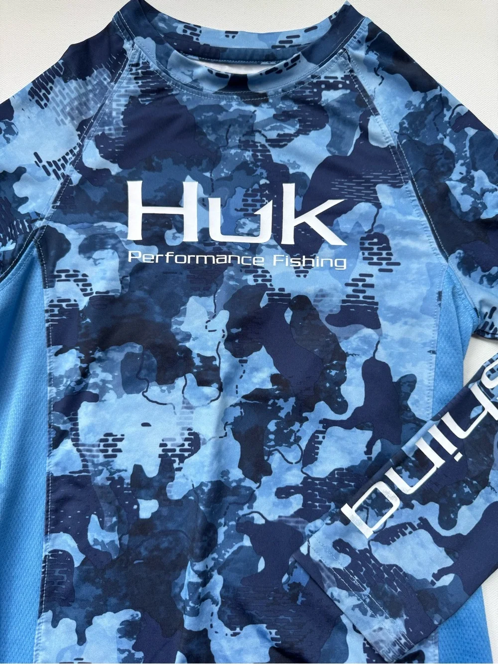 Huk Kids Performance Fishing Sun Shirt UPF 50+ Youth Small